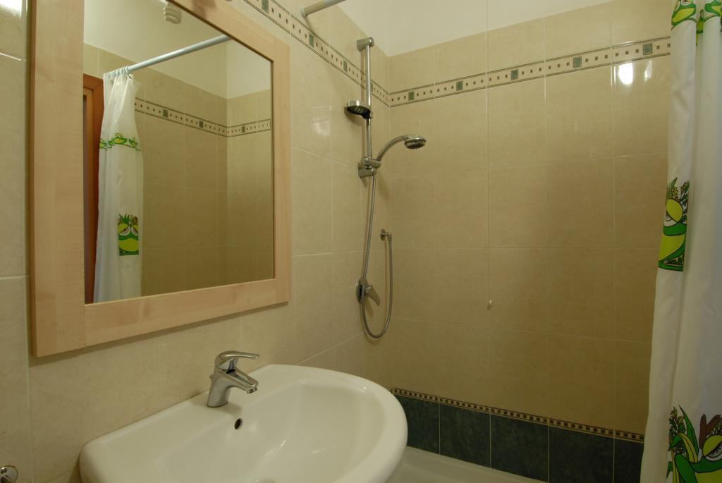 Villaggio Camping Uria Foce Varano Exterior photo