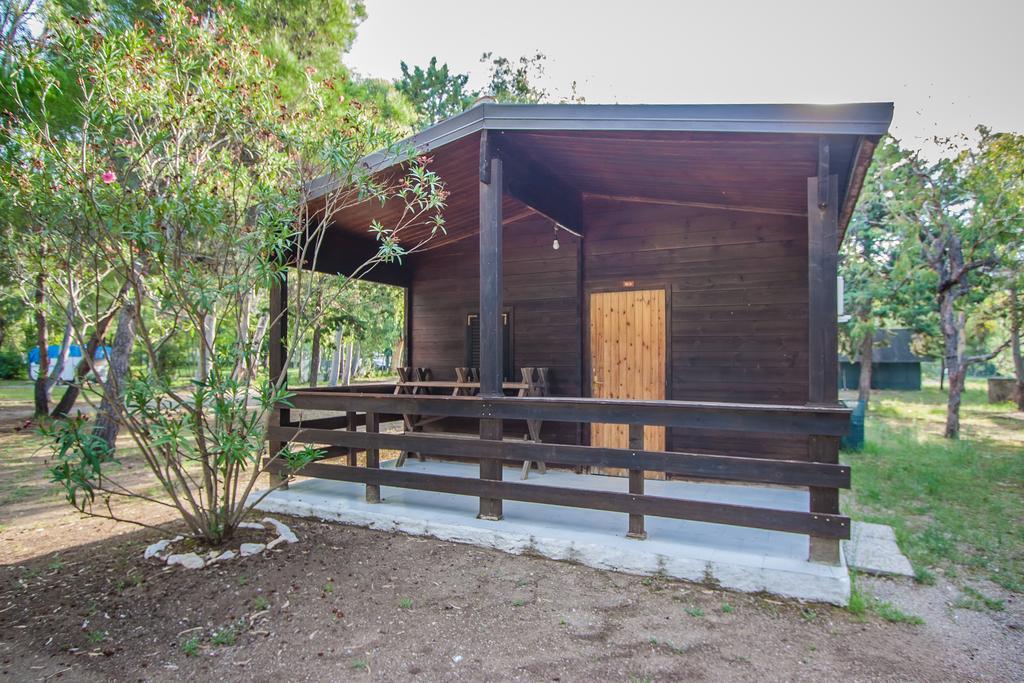 Villaggio Camping Uria Foce Varano Exterior photo